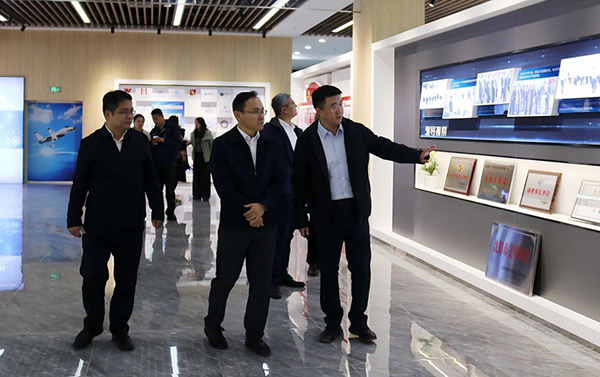 中國(guó)鋼研黨委副書(shū)記、總經(jīng)理高宏斌一行 到航產(chǎn)集團(tuán)調(diào)研